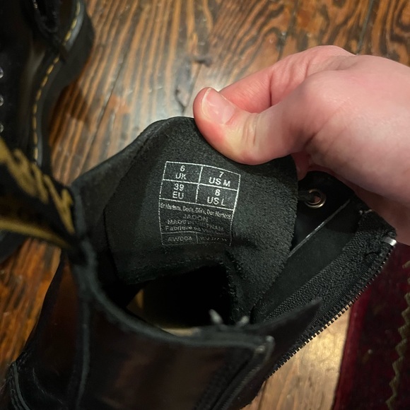 Dr Marten Jadon - Picture 2 of 6